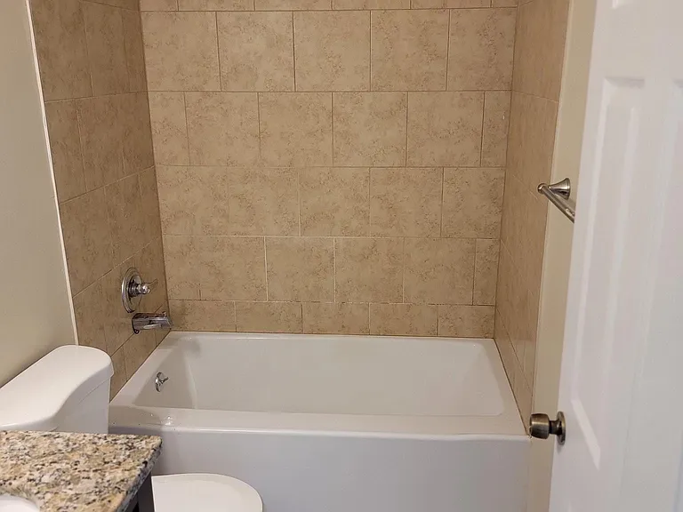 528 Ashlawn Dr #4 — Photo 14