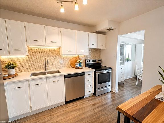 5th image of 640 West St #901