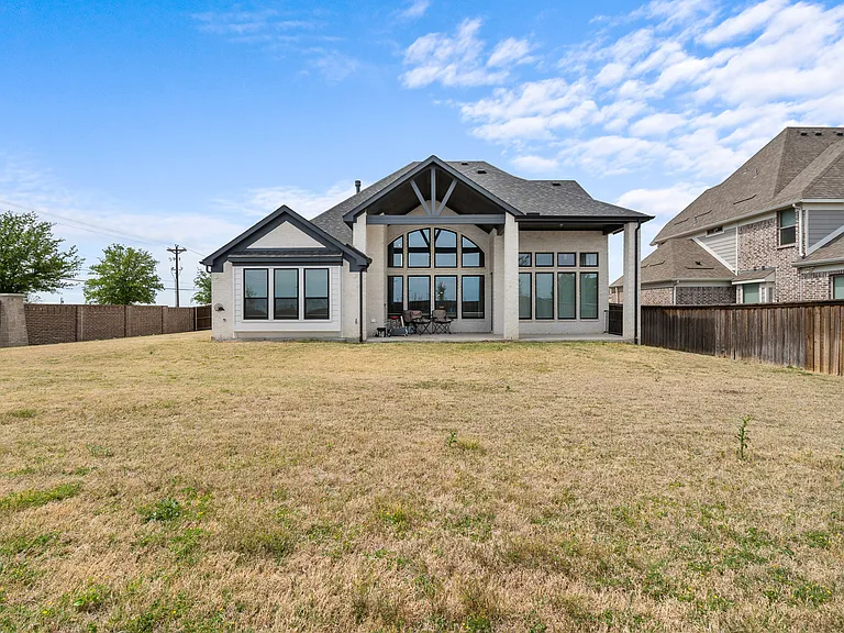 4428 Mill Pond Dr — Photo 33