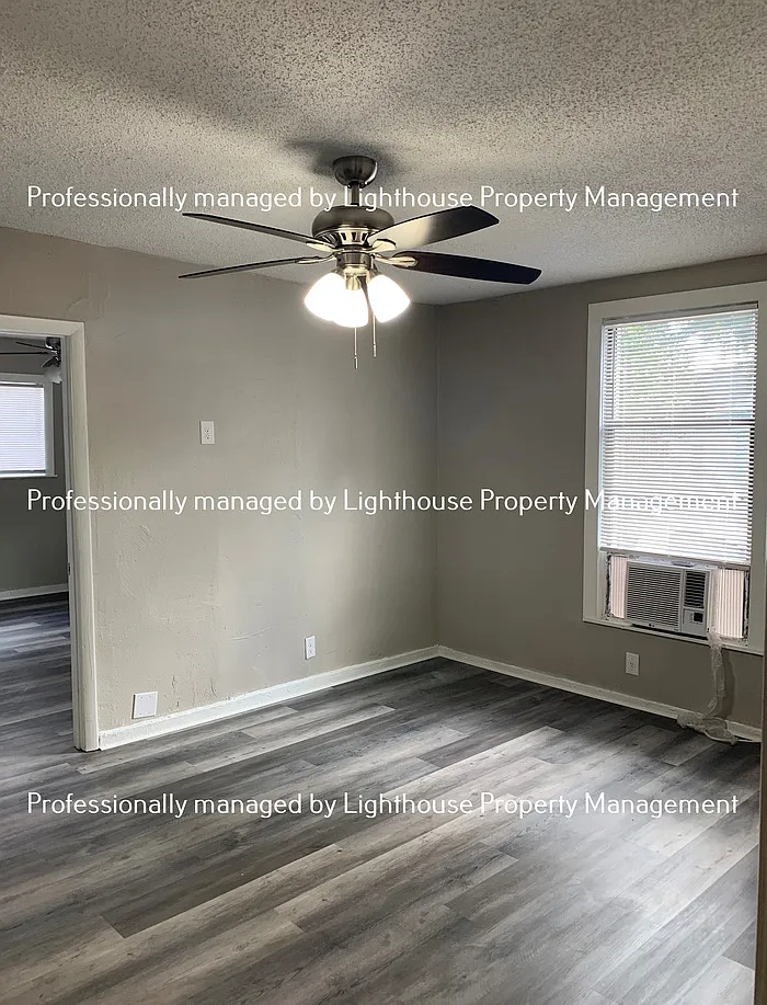 2 bed, 1.0 bath, 907 sqft, $945 — Photo 2