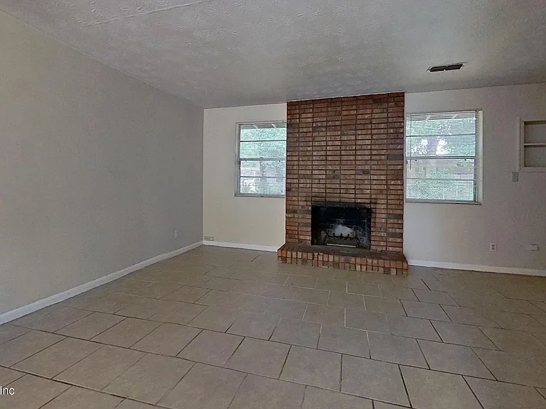 7104 Waikiki Rd — Photo 4