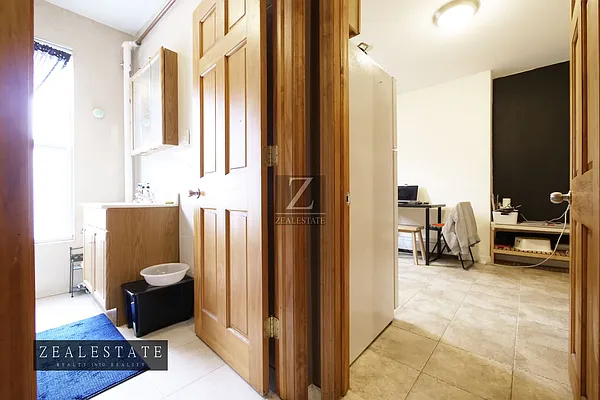 Rented by ZealEstate Group Inc | media 43