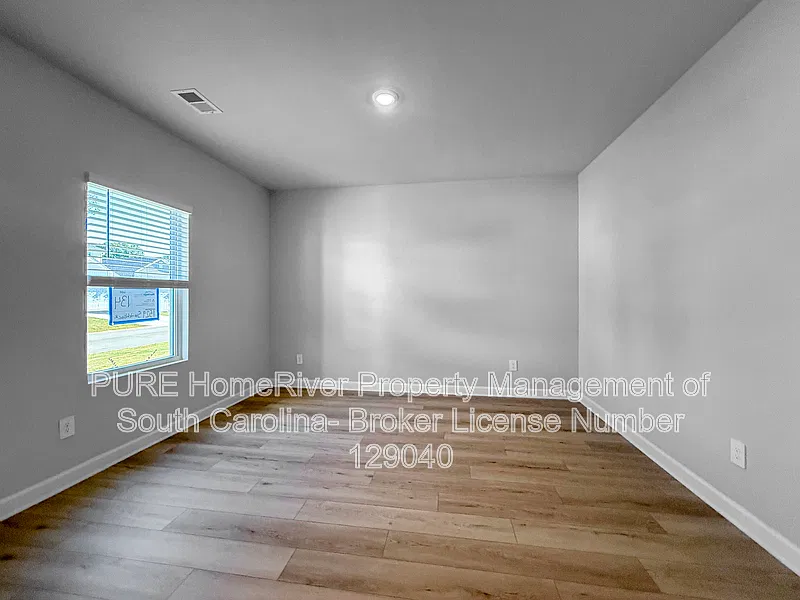 5 bed, 3.0 bath, 2674 sqft, $2,400 — Photo 4