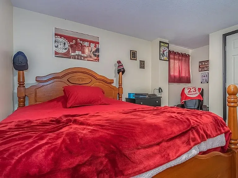 704 Old Crellin Rd — Photo 10