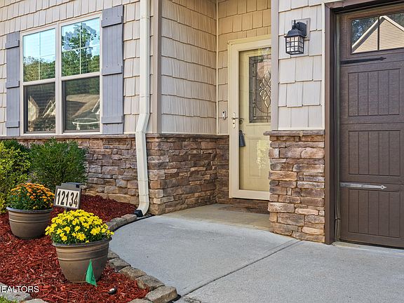 4th image of 12134 Woodhollow Ln