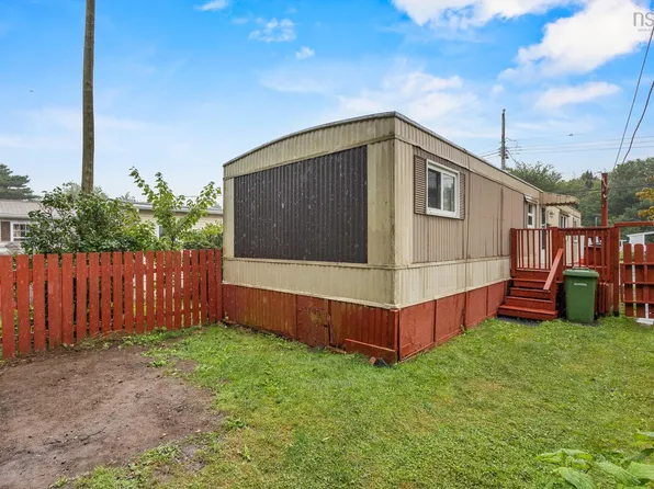 64 Bridget Ave, Halifax, NS B3R 1H9