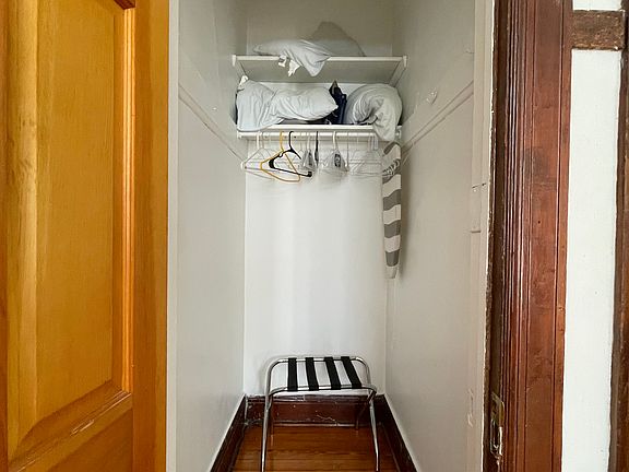 4th image of 1521 W Leland Ave #2F
