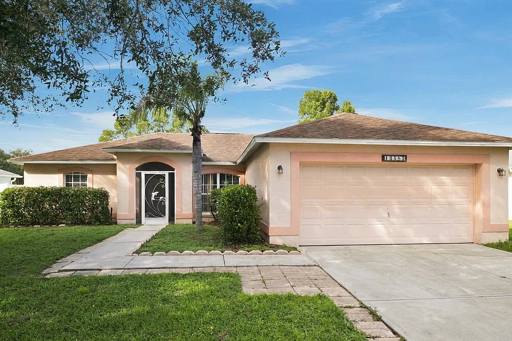 3 bed, 2.0 bath, 1383 sqft, $1,755 — Photo 1
