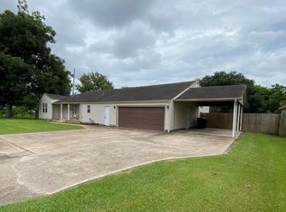 6020 Hogaboom Rd, Groves, TX 77619