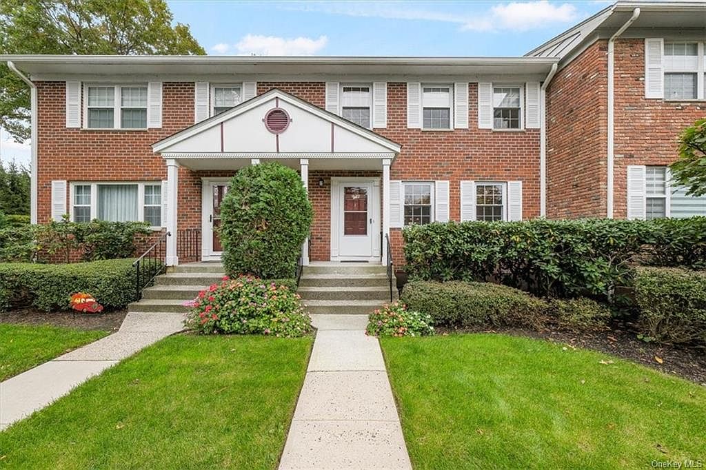 402 Pawnee Court, Suffern, NY 10901 | Zillow