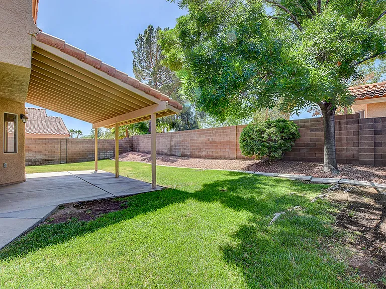 1833 Escondido Ter — Photo 33