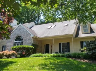 34 Stonebridge Dr, Hockessin, DE 19707