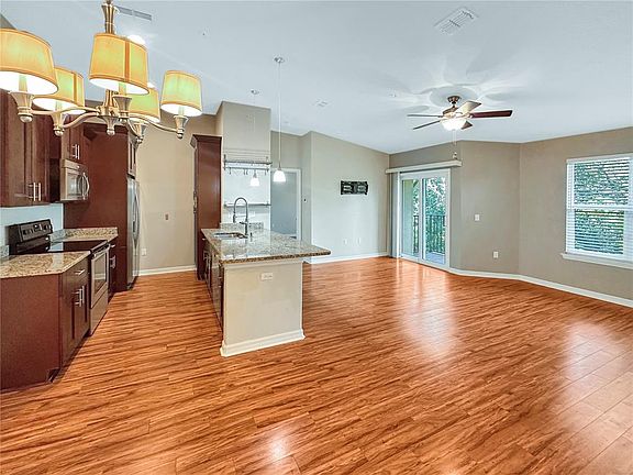 4th image of 5041 ROYAL PALMS WAY #302
