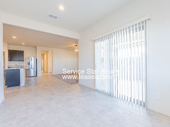 3rd image of 4811 S 113th Ave