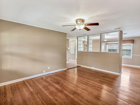 5th image of 3404 Cromart Ave