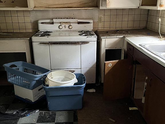 2nd image of 159 Blaine Ave