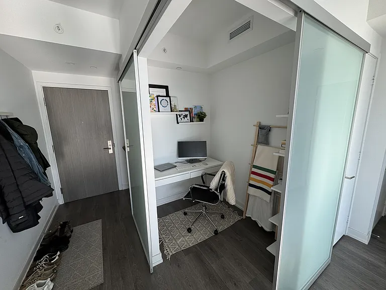 161 Roehampton Ave #3902 — Photo 8
