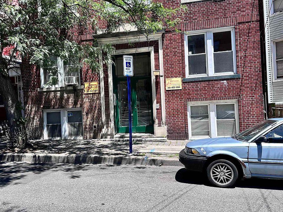 1st image of 90 Harmon St APT 4