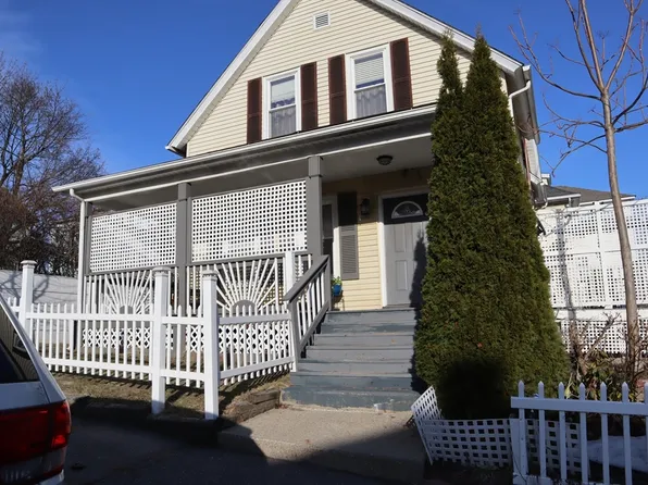 81 Pilgrim Ave, Worcester, MA 01604