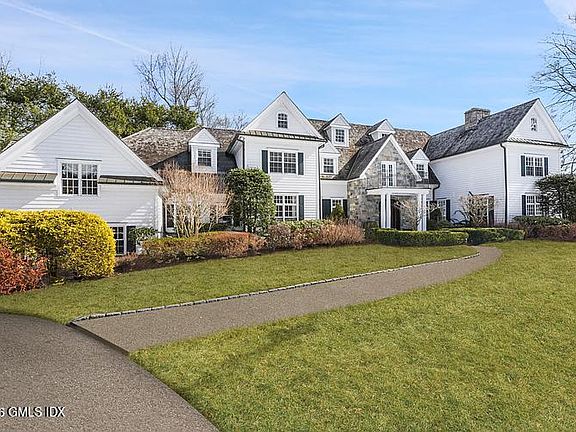 2nd image of 15 Vineyard Ln