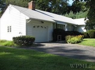 29 Sherwood Dr, Poughkeepsie, NY 12603