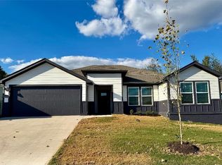 4450 W Glacier St, Fayetteville, AR 72704