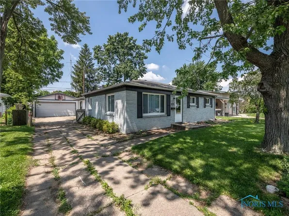1323 Richland St, Maumee, OH 43537