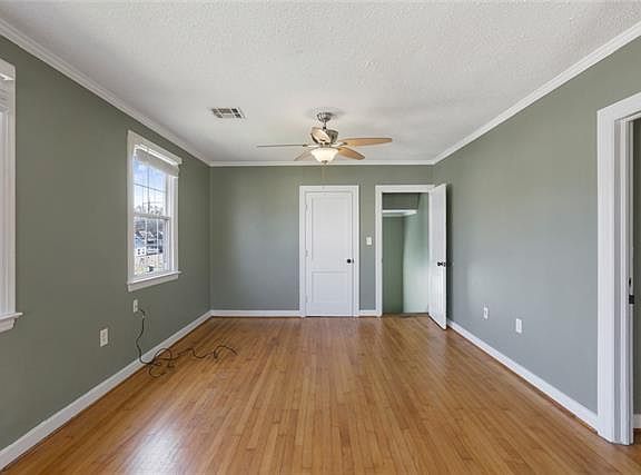 3rd image of 5524 Spain St