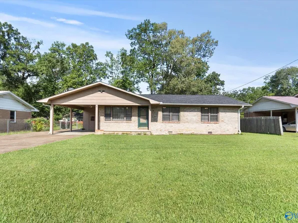 322 Sharon St, Scottsboro, AL 35768
