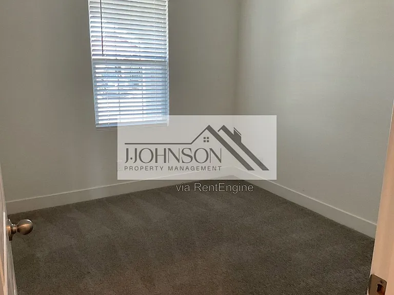 1160 Richardson Rd — Photo 9