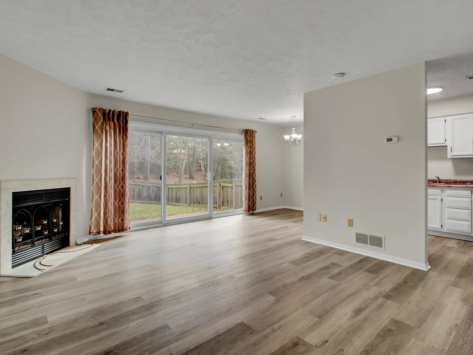 2 bed, 1500 sqft, $1,995 — Photo 4