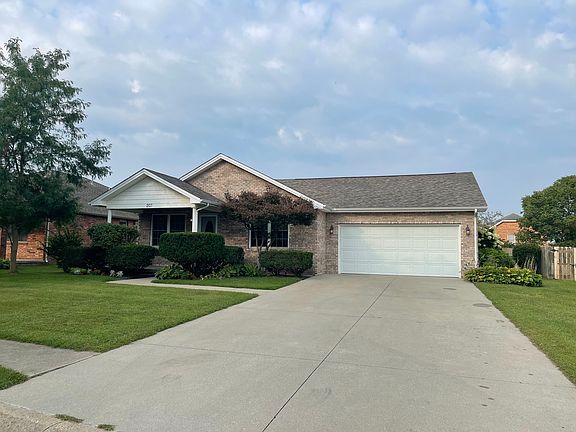 2nd image of 203 Bishop Dr