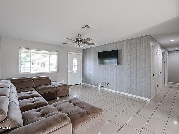 4th image of 1016 N LA JOLLA Boulevard