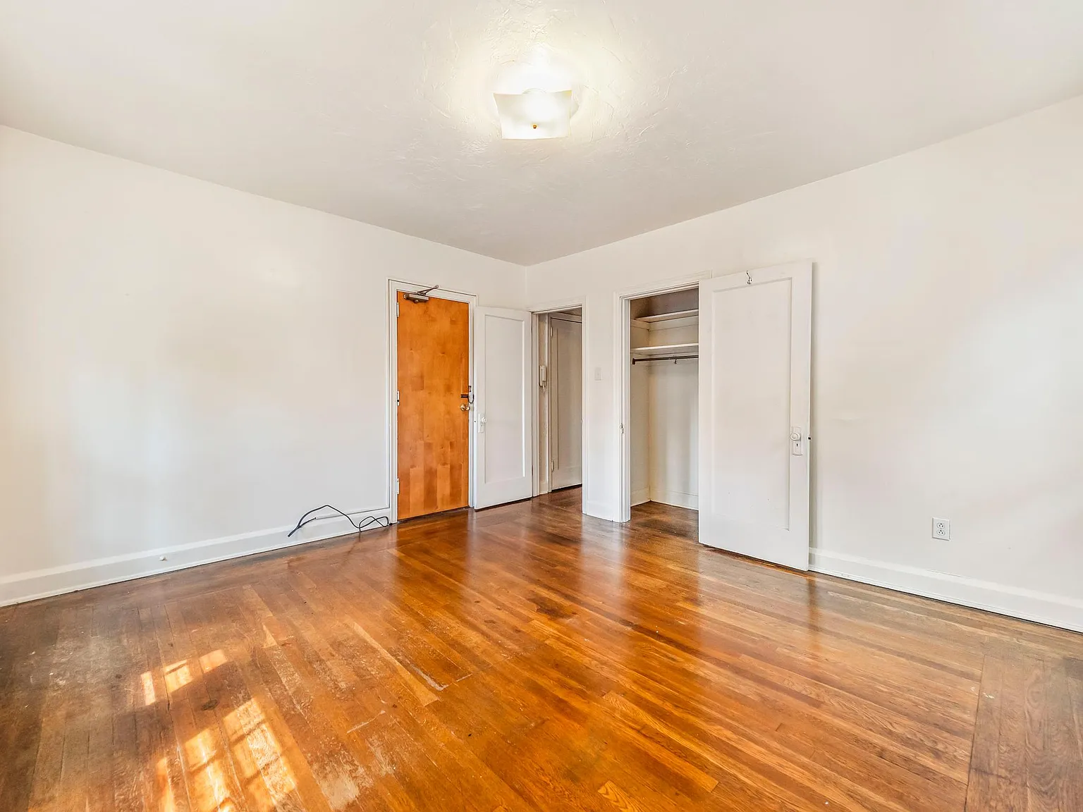 5556 Covode Street — Photo 3