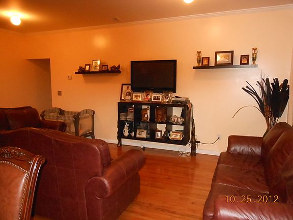 3rd image of 814 Mt Prospect Ave