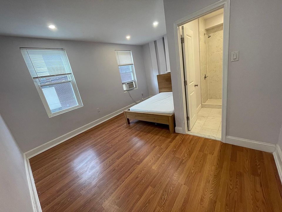 1st image of 4026 Ludlow St Floor 2