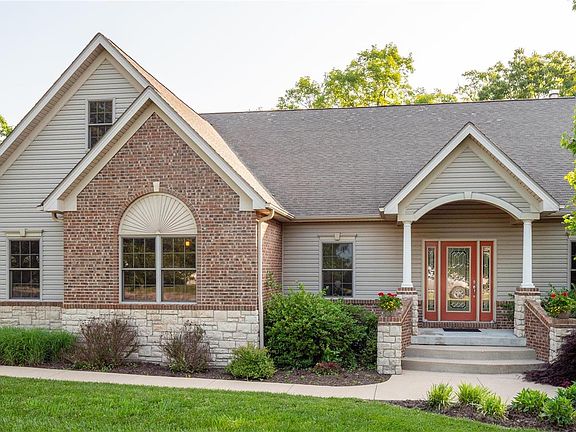 3rd image of 524 Huckelberry Ct