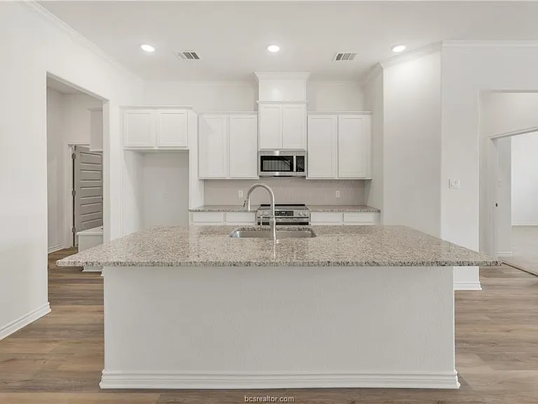 2547 Leyla Ln — Photo 7