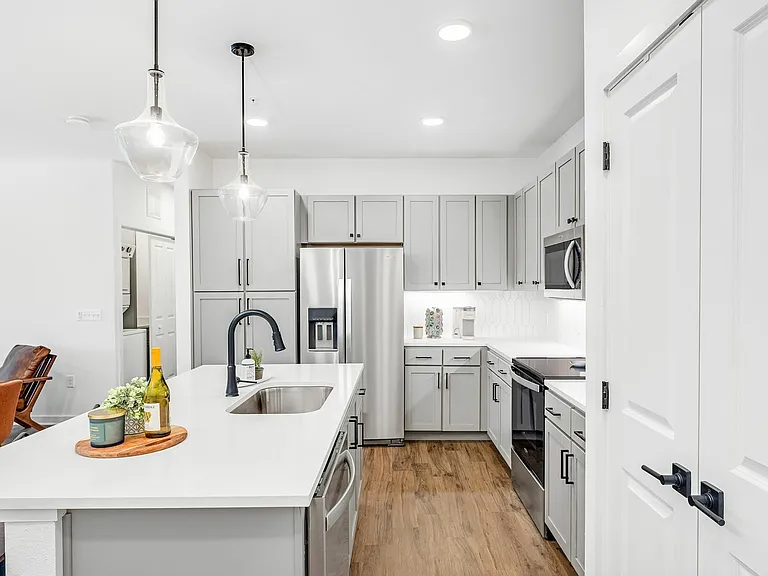 Laurie Series Kitchen