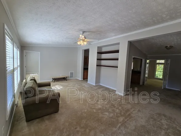 7217 Ramblewood Dr, Hillsborough, NC 27278