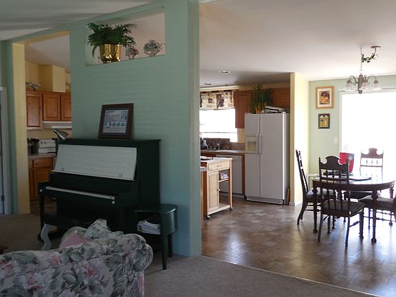 2nd image of 6523 Meyers St