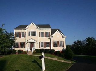 1047 Greenfield Dr, Canonsburg, PA