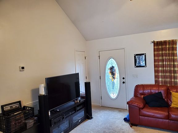 3rd image of 301 Cayenne Dr