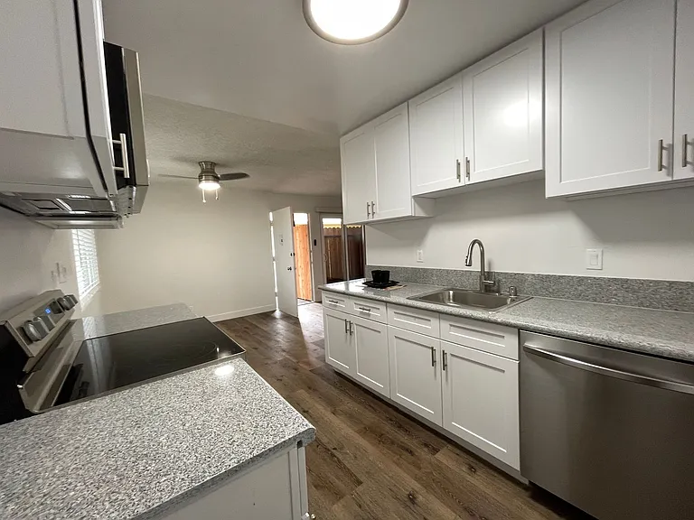 20353 Saticoy St — Photo 56