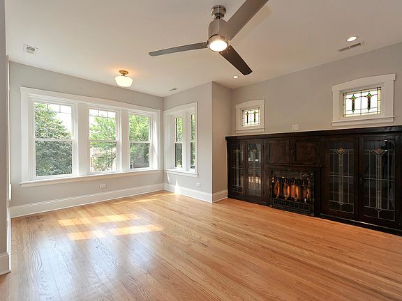 2nd image of 1966 W Summerdale Ave #2