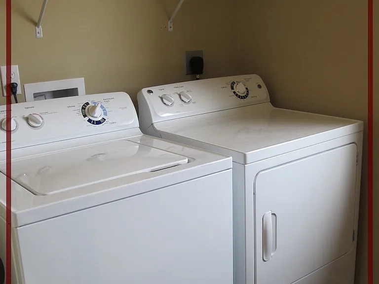 2212 Thorn St — Photo 11