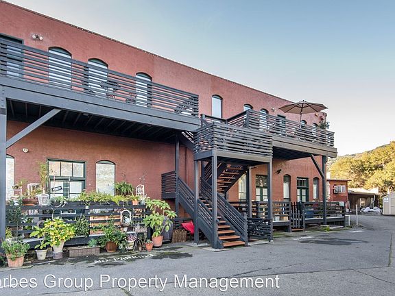 3rd image of 31 E Main St APT 204