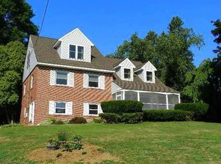8 Vernon Ln, Malvern, PA 19355