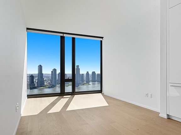 4th image of 695 1st Ave #36A