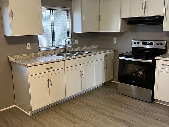 4th image of 6410 Firethorn Ave